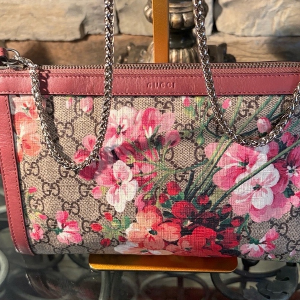Gucci Pink and Tan Floral GG Canvas Make Up Bag - Picture 7 of 8